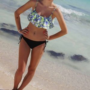 Ruffle floral bikini top | LA Hearts